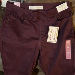 Womans Levi’s Strauss pull on skinny jeans
